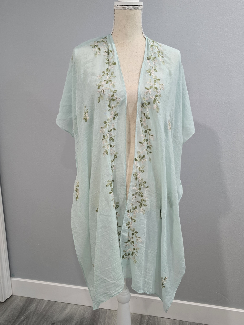 Do everything in love Mint Green Embroidered Floral Kimono Cover-Up